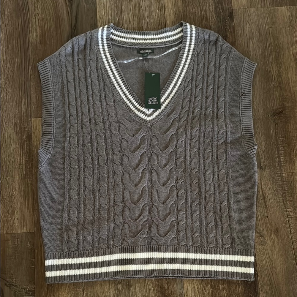 Wild Fable Gray V-Neck Sweater Cable Knit